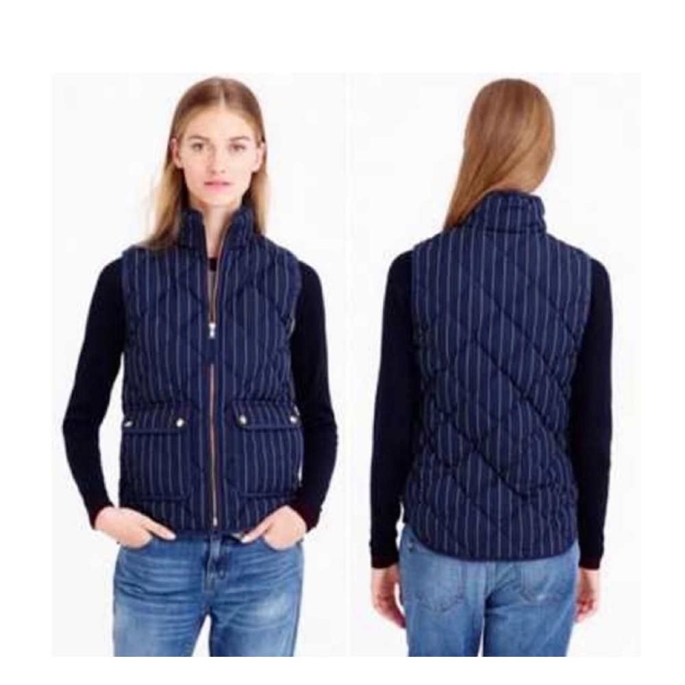 ✨J Crew Down Filled Excursion Quilted Vest Navy and White Size Medium
